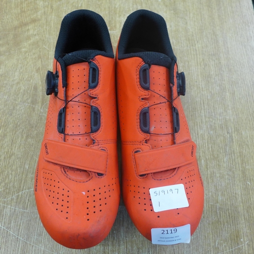 2119 - A pair of Bontrager cycling shoes, size UK 10