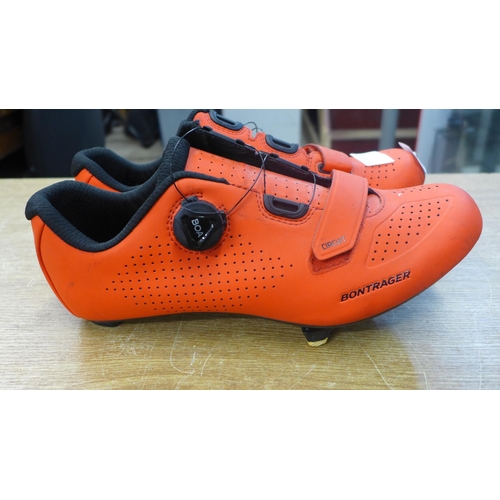 2119 - A pair of Bontrager cycling shoes, size UK 10