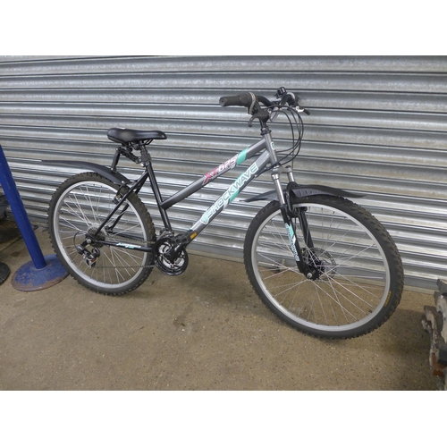 2211 - A Shockwave XT675 XT Dynamics lady's mountain bike with front suspension and disc brake (police repo... 