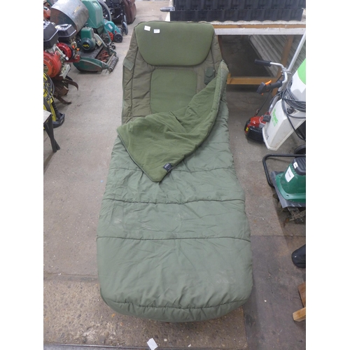 2252 - A Nash H-Gun folding fishing bed