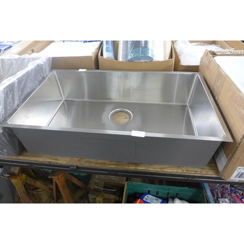 2391 - A stainless steel trough sink