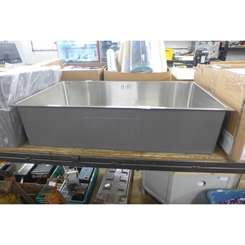 2391 - A stainless steel trough sink