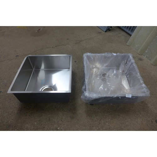 2392 - 2 Square stainless steel sinks