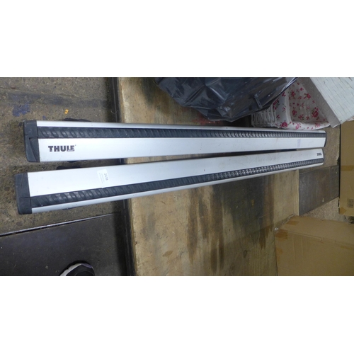 2438 - Thule roof bars