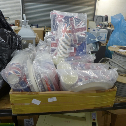 2446 - Nine Union Jack part/picnic sets: paper cups, paper plates, cutlery, table cloth, napkins and build ... 