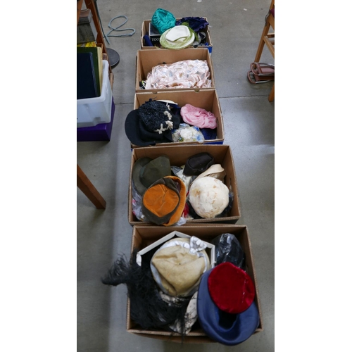 1083 - Over 40 lady's and gentlemen's vintage hats including Flapper, and a box of lady's vintage clothes, ... 