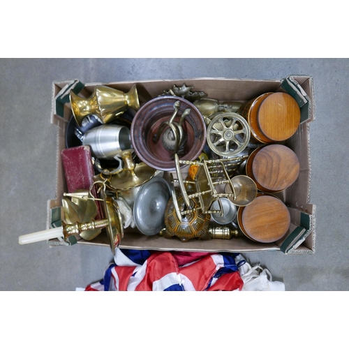 1091 - Assorted items; brassware, Hornsea storage jars, decorative items, etc. **PLEASE NOTE THIS LOT IS NO... 