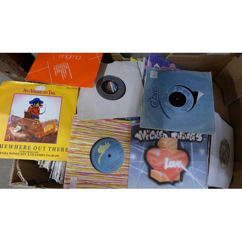 1123 - A collection of 45rpm records, mainly 1970s/80s **PLEASE NOTE THIS LOT IS NOT ELIGIBLE FOR POSTING A... 