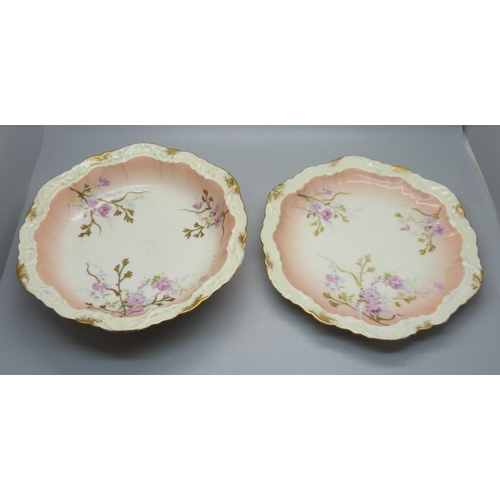 629 - A Limoges plate and matching pedestal dish