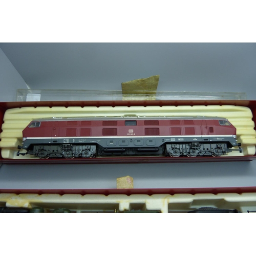 647 - Three OO gauge locomotives, two in cases, Rivarossi 1341 and 1996 and one loose, a/f (bogie loose)