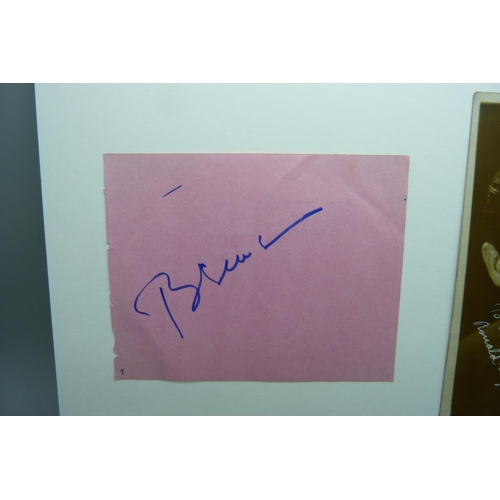 654 - American Presidents, a Ronald Reagan signed photograph to Edna, and a Bill Clinton signed page