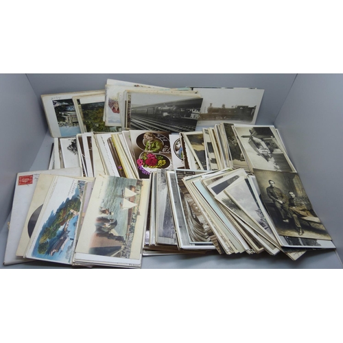 664 - Approximately 300 Edwardian postcards including military