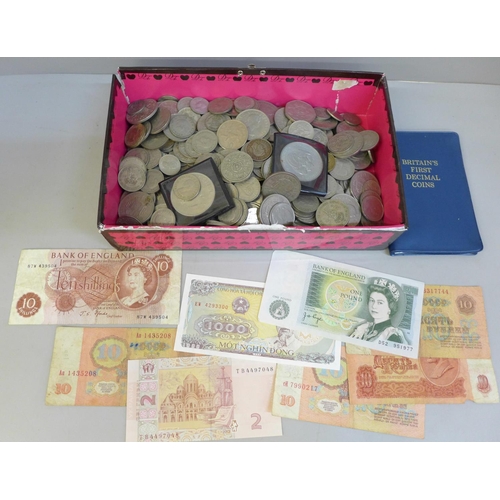 689 - Assorted coins and bank notes