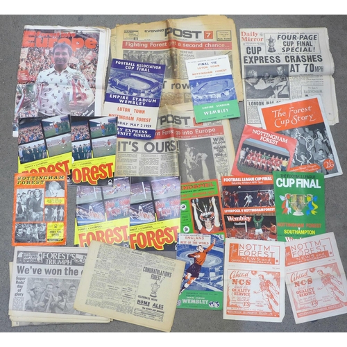 769 - Football memorabilia; Nottingham Forest programmes from 1947 season and 1970s, (1959 FA Cup Final in... 