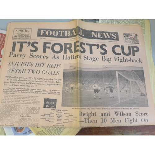 769 - Football memorabilia; Nottingham Forest programmes from 1947 season and 1970s, (1959 FA Cup Final in... 