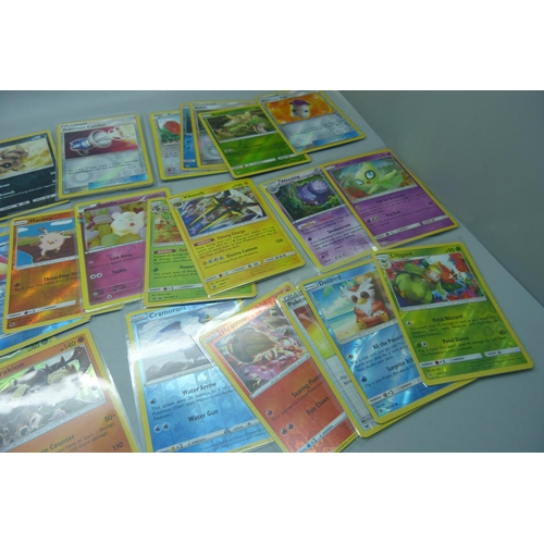 836 - 50 Holographic/reverse holographic Pokemon cards