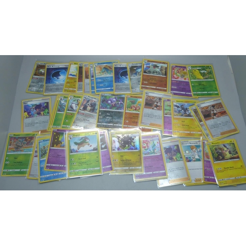 838 - 50 Holographic/reverse holographic Pokemon cards