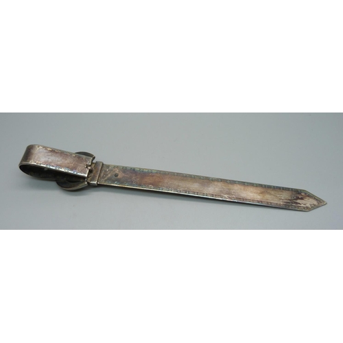 847 - A Christian Dior letter opener, 24cm