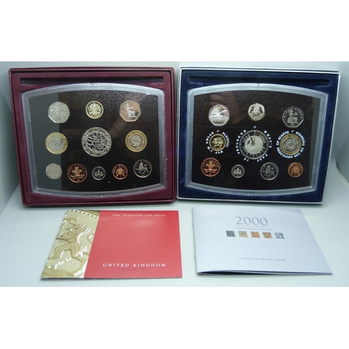 861 - Two Royal Mint coin sets, 2000 and 2003