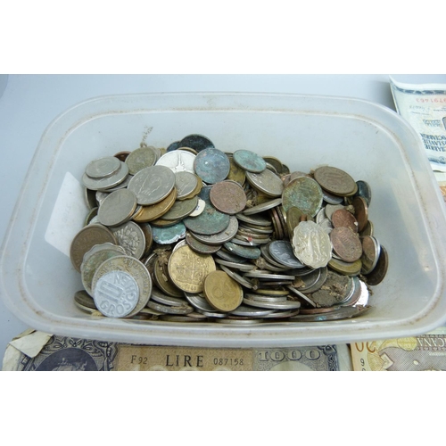 865 - Assorted coins and bank notes