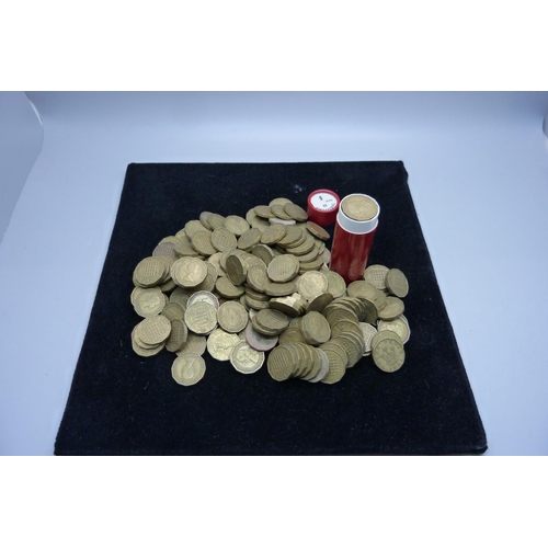 884 - A collection of 3d coins