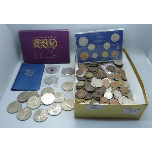 910 - A 1970 GB and NI coin set, one other coin set, First Decimal Coins, commemorative crowns, other coin... 