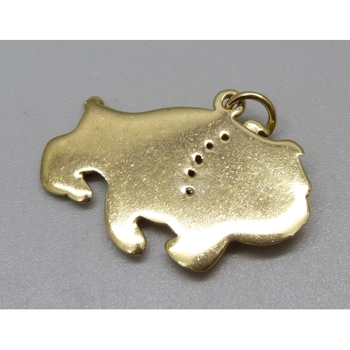 946 - A silver gilt bulldog pendant, 31mm wide