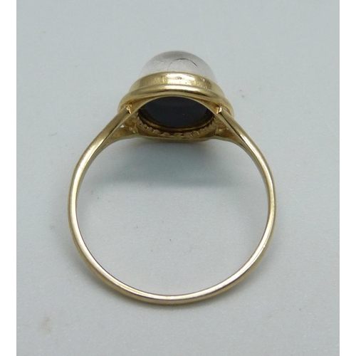 969 - A 9ct gold and cabochon ring, 1.5g, M