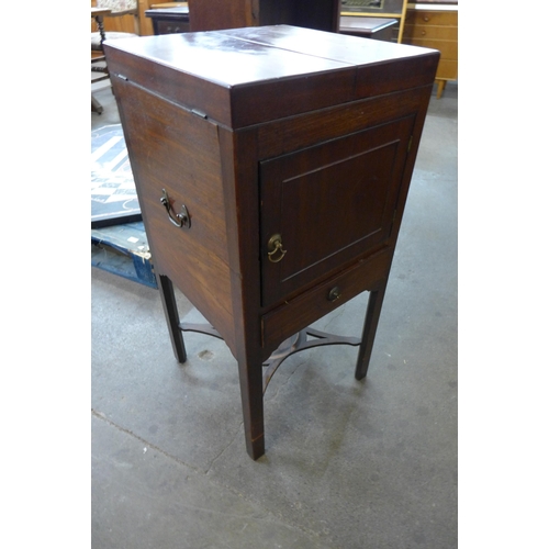 102 - A George III mahogany night stand