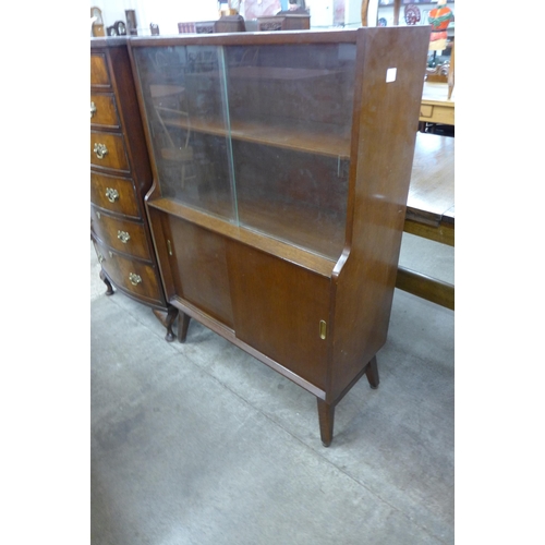 62 - An oak bookcase