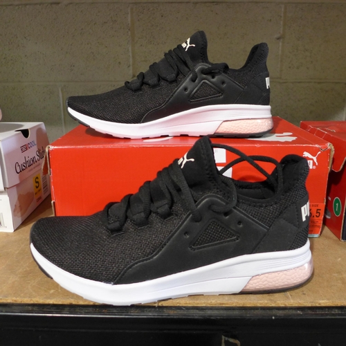 3009 - Women's black Puma trainers - UK size 6.5 * this lot is subject to VAT
