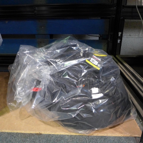 3025 - Quantity of men's black lounge shorts, mixed sizes * this lot is subject to VAT