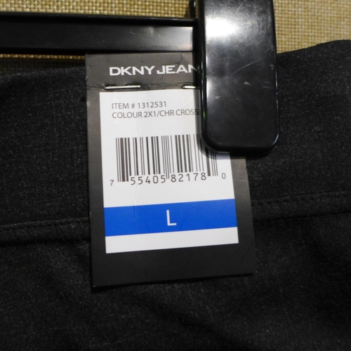 3032 - Assorted women's DKNY clothing - various sizes, styles, colours * this lot is subject to VAT