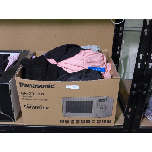 3042 - Assorted women's casual clothing - various sizes, styles & colours * this lot is subject to VAT