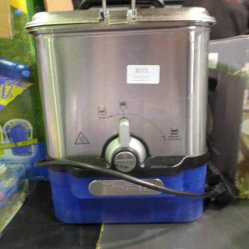 3073 - Tefal Fryer (model:- FR804140)   (304-207) * This lot is subject to VAT