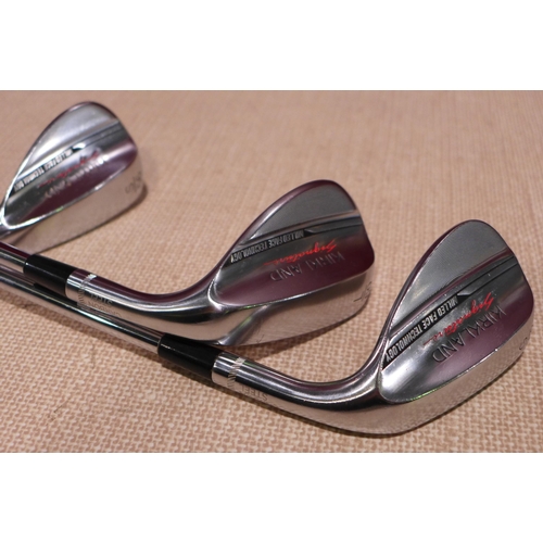 3090 - Kirkland Signature Golf Wedge Set & Gloves, original RRP £119.99 + VAT (303-131) * This lot is subje... 