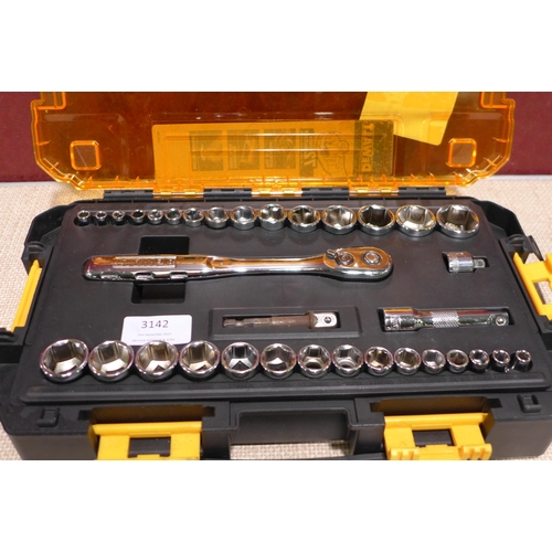 3142 - DeWalt Small Mech Set     (302-483)  * This lot is subject to vat