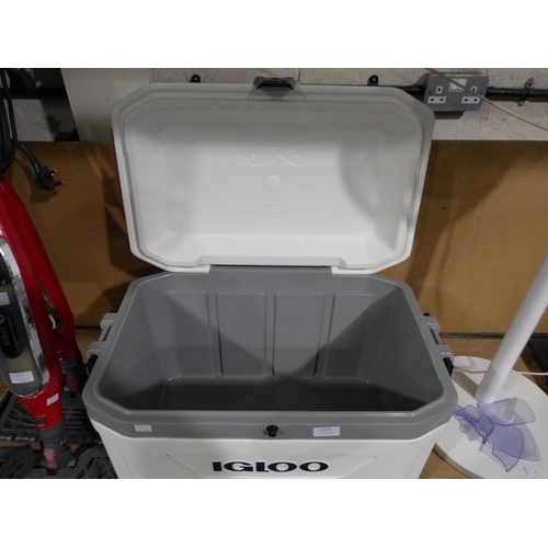 3176 - Igloo Marine 54QT Cooler Combo With Quantum 12QT (303-143) * This lot is subject to VAT