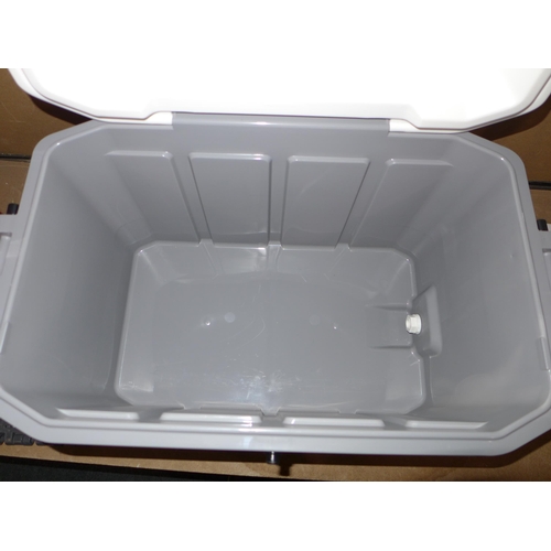 3176 - Igloo Marine 54QT Cooler Combo With Quantum 12QT (303-143) * This lot is subject to VAT