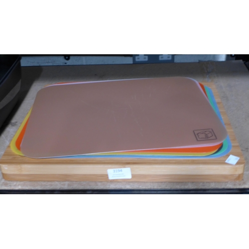 3194 - Bamboo Cutting Board With Colourcoded Mats (303-129) * This lot is subject to VAT