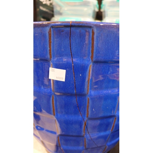 3266 - 27 x 30cm Blue Ceramic Planter (303-93) * This lot is subject to VAT