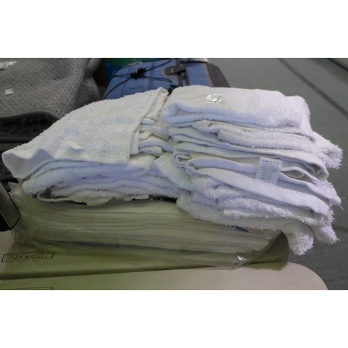 3308 - Unitex Terry Towels (303-416) * This lot is subject to VAT