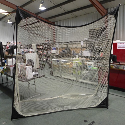 3325 - Quickplay Portable Practice Golf Net     (303-302) * This lot is subject to VAT