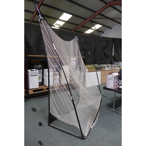 3325 - Quickplay Portable Practice Golf Net     (303-302) * This lot is subject to VAT