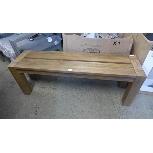 1600 - A stained hardwood bench