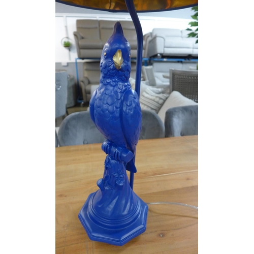 1464 - A blue parrot lamp