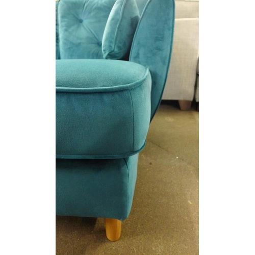 1499 - A Hoxton teal velvet upholstered RHF corner sofa/chaise and pair of footstools RRP £2717