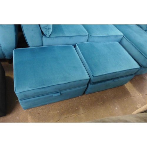 1499 - A Hoxton teal velvet upholstered RHF corner sofa/chaise and pair of footstools RRP £2717