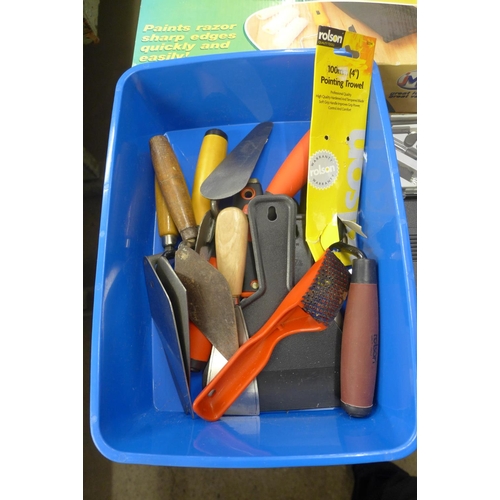 2050 - A box of assorted tools including Blue Spot slot cutter, Nutol router bits set, paint edger, trowels... 