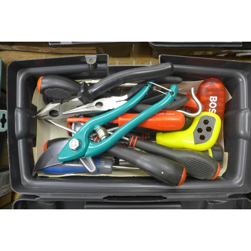 2053 - Five toolboxes with assorted screwdrivers